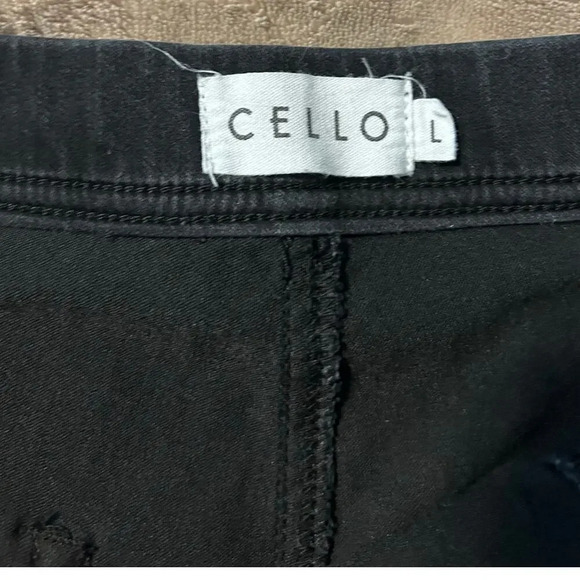 Cello Pull-on Bell-Bottom Jeans Size Large Black Denim Flare Stretch - Picture 3 of 6